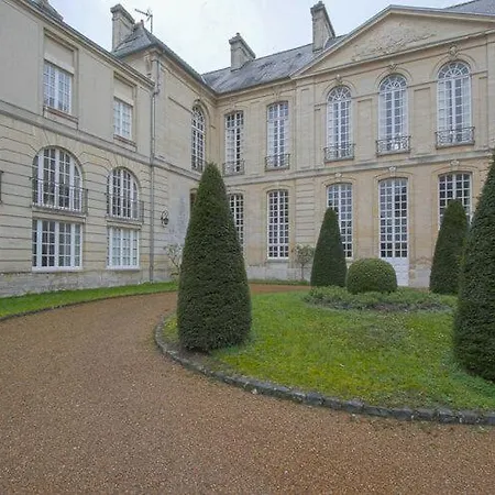 Heritage In Near Museum Of Art Apartment Bayeux