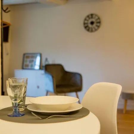 Heritage In Near Museum Of Art Apartment *
